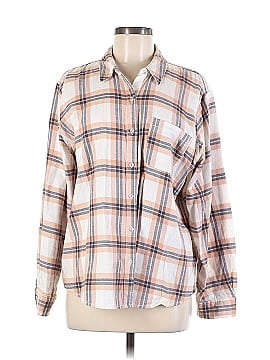 Universal Thread Long Sleeve Button-Down Shirt (view 1)