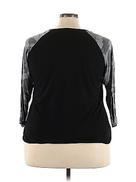 Torrid 3/4 Sleeve T-Shirt (view 2)