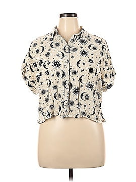 Hot Topic Short Sleeve Button-Down Shirt (view 1)