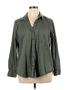 Universal Thread Long Sleeve Button-Down Shirt (view 1)