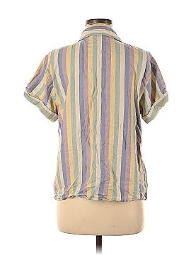 Universal Thread Short Sleeve Button-Down Shirt (view 2)