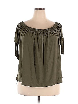 Harlow & Rose Short Sleeve Blouse (view 1)