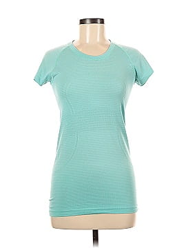 Lululemon Athletica Short Sleeve T-Shirt (view 1)