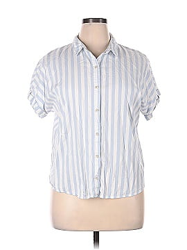 Universal Thread Short Sleeve Button-Down Shirt (view 1)