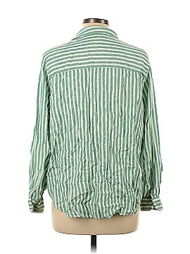 Universal Thread Long Sleeve Button-Down Shirt (view 2)