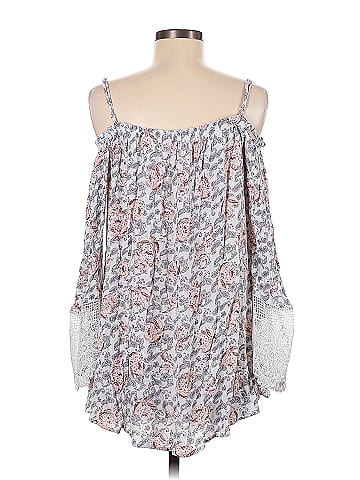 En Creme 3/4 Sleeve Blouse (view 2)
