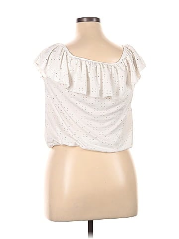 Stunn'd Sleeveless Blouse (view 2)