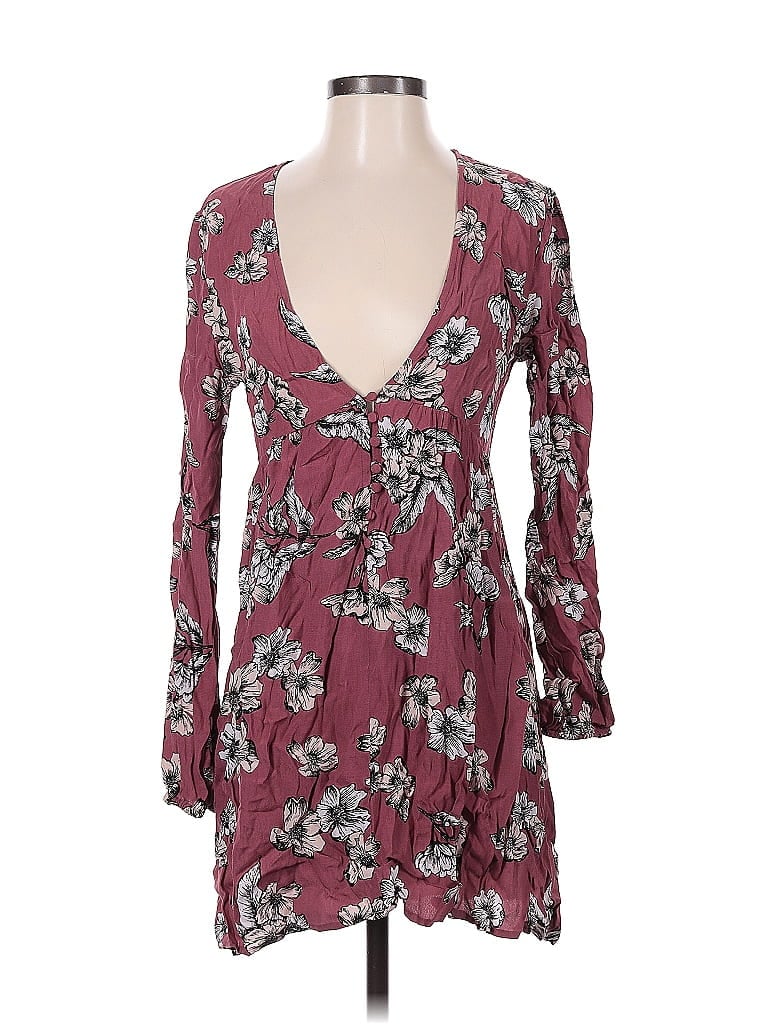 Click to view more detailed imagery on our partner's website Pre-owned Forever 21 Casual Dress In Burgundy