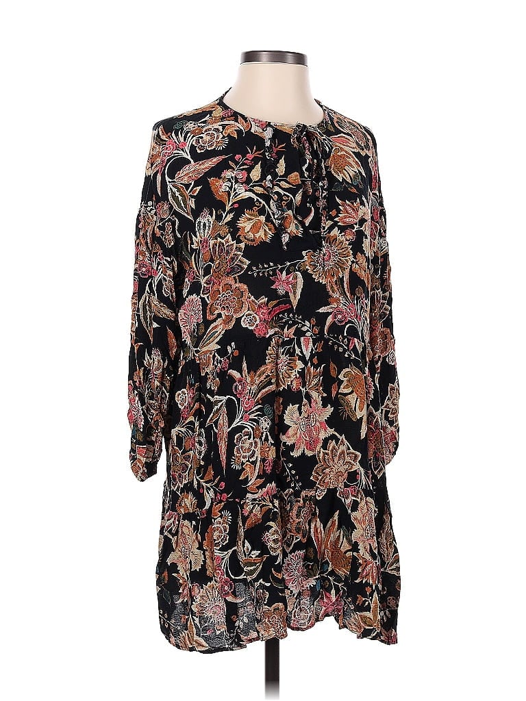 Click to view more detailed imagery on our partner's website Pre-owned Zara Casual Dress In Black
