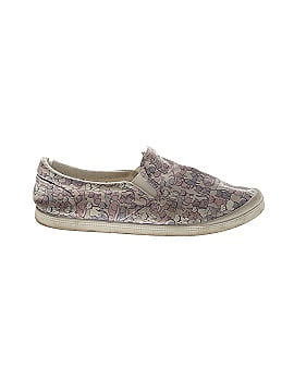 Unbranded Flats (view 1)