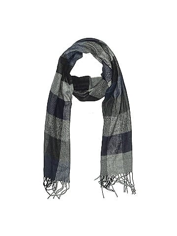 Roundtree & Yorke Scarf (view 1)