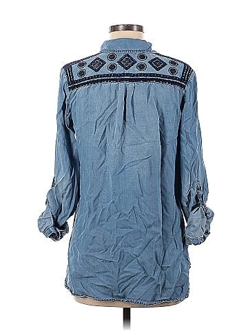 Buttons 3/4 Sleeve Button-Down Shirt (view 2)