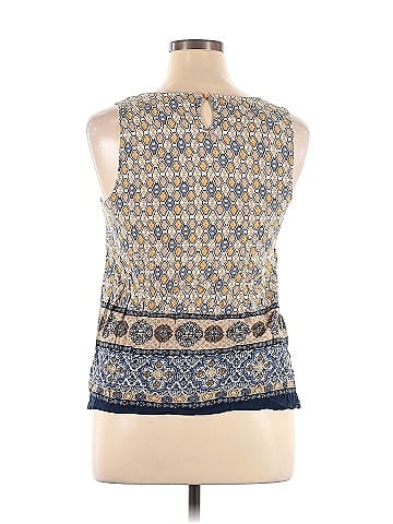 Signature Studio Sleeveless Top (view 2)