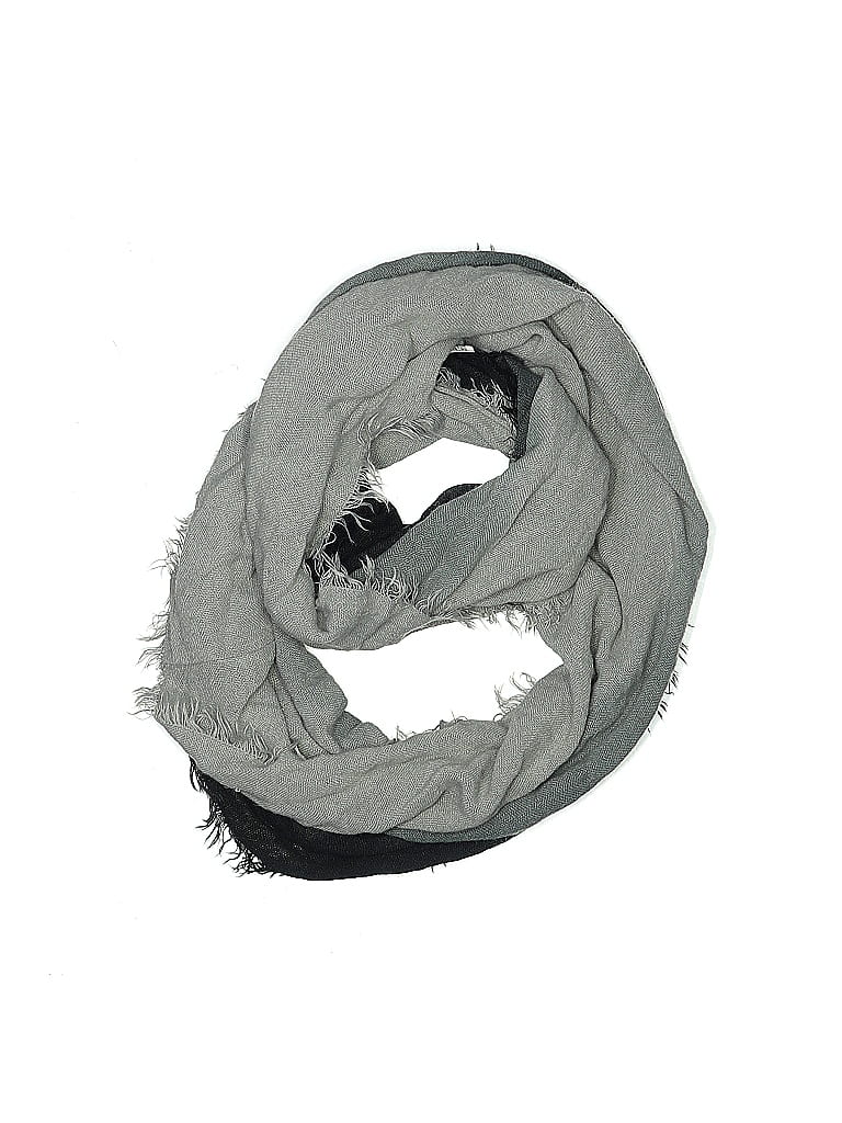 Click to view more detailed imagery on our partner's website Pre-owned Maurices Scarf