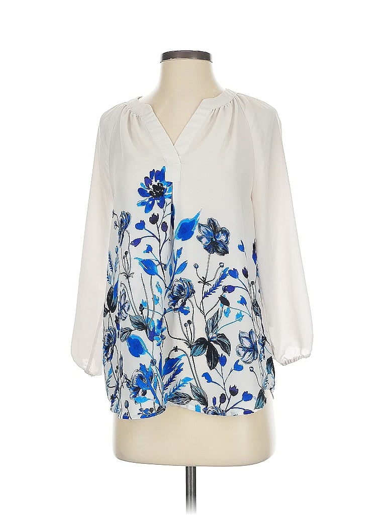 Click to view more detailed imagery on our partner's website Pre-owned Ivanka Trump 3/4 Sleeve Blouse