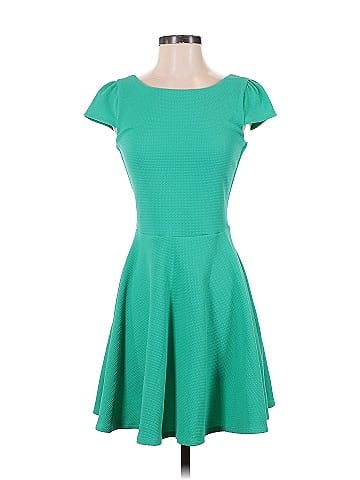 Emerald Sundae Solid Green Casual Dress Size S - 79% off | ThredUp