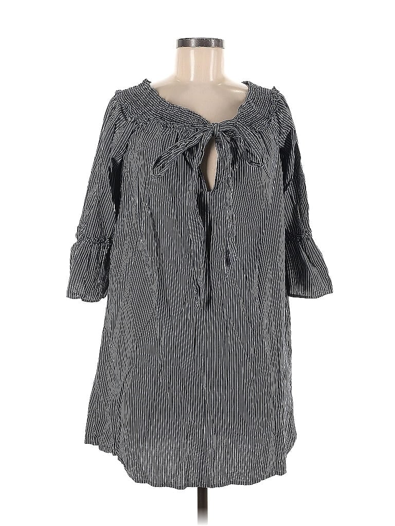 Pre-owned Crown & Ivy Casual Dress In Gray