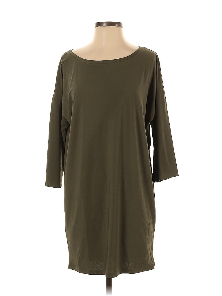 Click to view more detailed imagery on our partner's website Pre-owned Leith Casual Dress