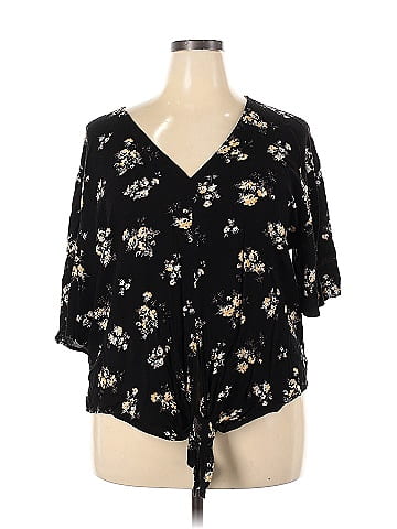 LUQ Short Sleeve Blouse (view 1)