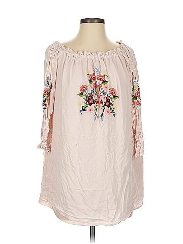 En Creme 3/4 Sleeve Blouse (view 1)