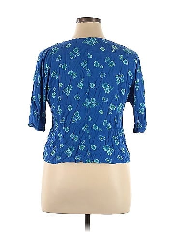 LUQ Short Sleeve Blouse (view 2)