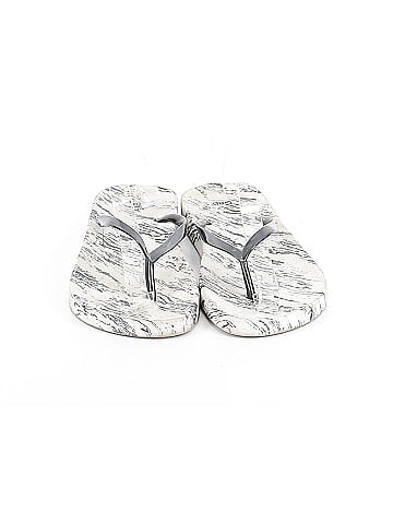 Gap Flip Flops (view 2)