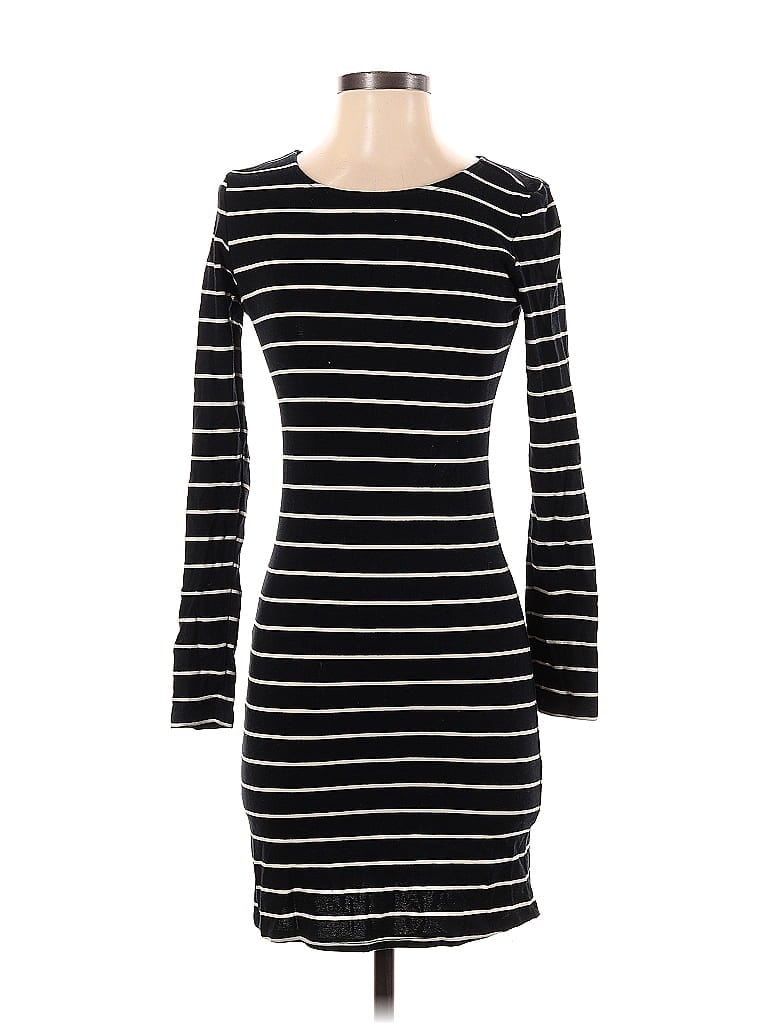 Click to view more detailed imagery on our partner's website Pre-owned Amuse Society Casual Dress