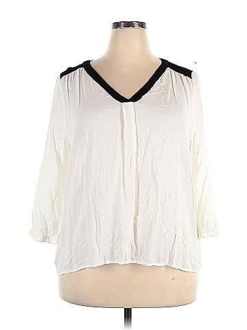 Elle 3/4 Sleeve Blouse (view 1)