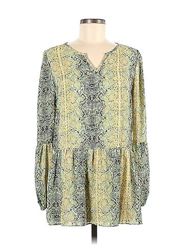 Izzy & Lola Casual Dress (view 1)