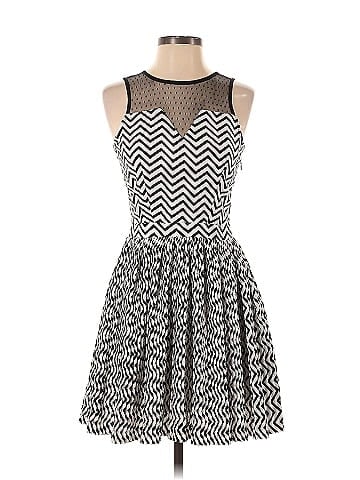 Sinequanone Casual Dress (view 1)