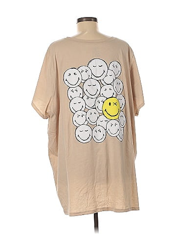 The Vinyl Icons Short Sleeve T-Shirt (view 2)