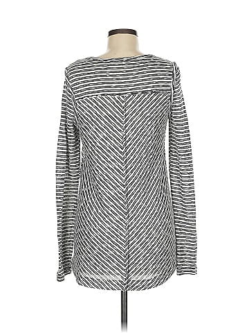 Lucy & Laurel Long Sleeve T-Shirt (view 2)