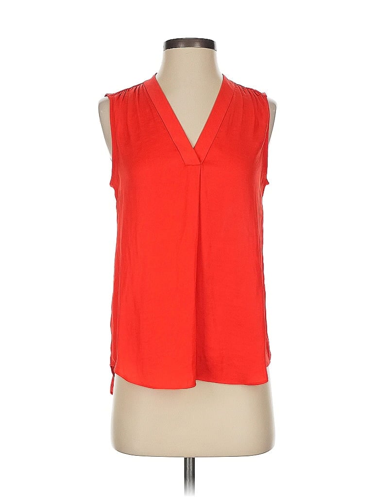 Pre-owned Vince Camuto Sleeveless Blouse In Red