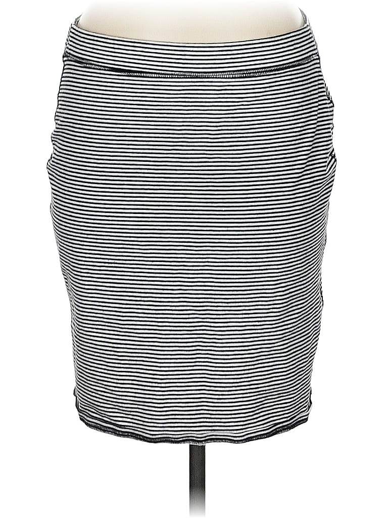 Pre-owned Old Navy Casual Skirt In Black