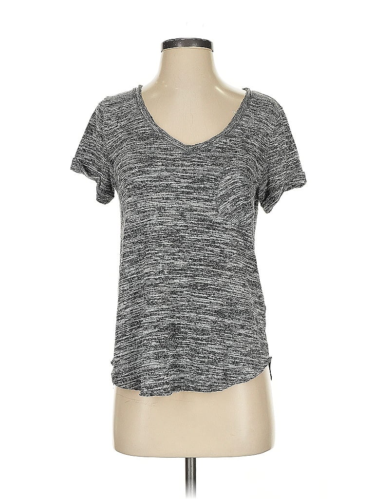 Click to view more detailed imagery on our partner's website Pre-owned Abercrombie & Fitch Active T-shirt In Gray