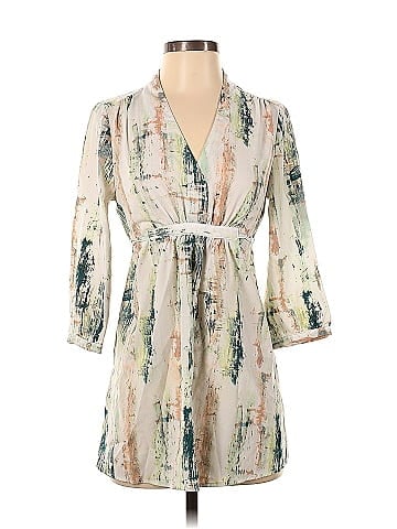 Liz Lange Casual Dress (view 1)