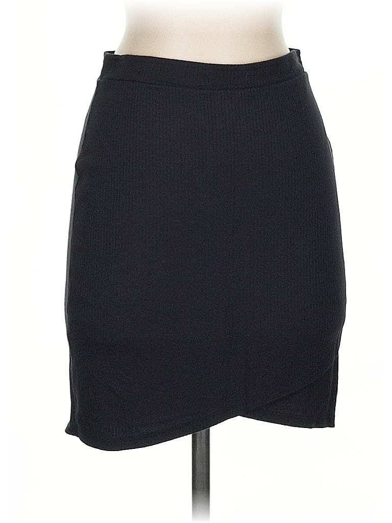 Click to view more detailed imagery on our partner's website Pre-owned Hollister Casual Skirt In Black