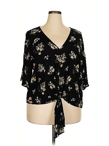 LUQ 3/4 Sleeve Blouse (view 1)