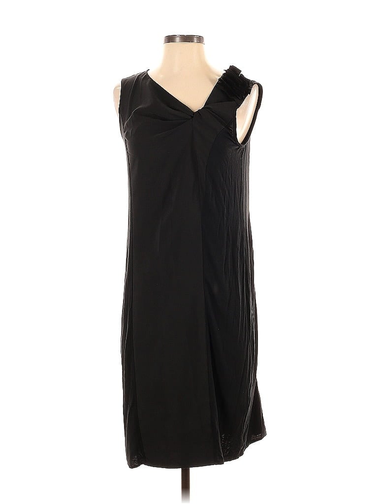 Click to view more detailed imagery on our partner's website Pre-owned Simply Vera Vera Wang Cocktail Dress In Black
