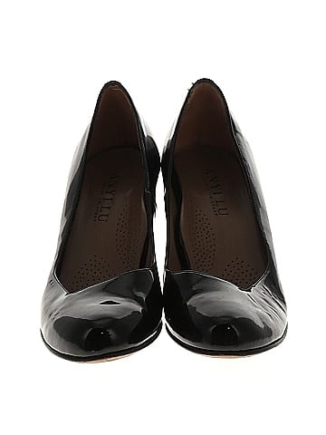 Anyi Lu Heels (view 2)