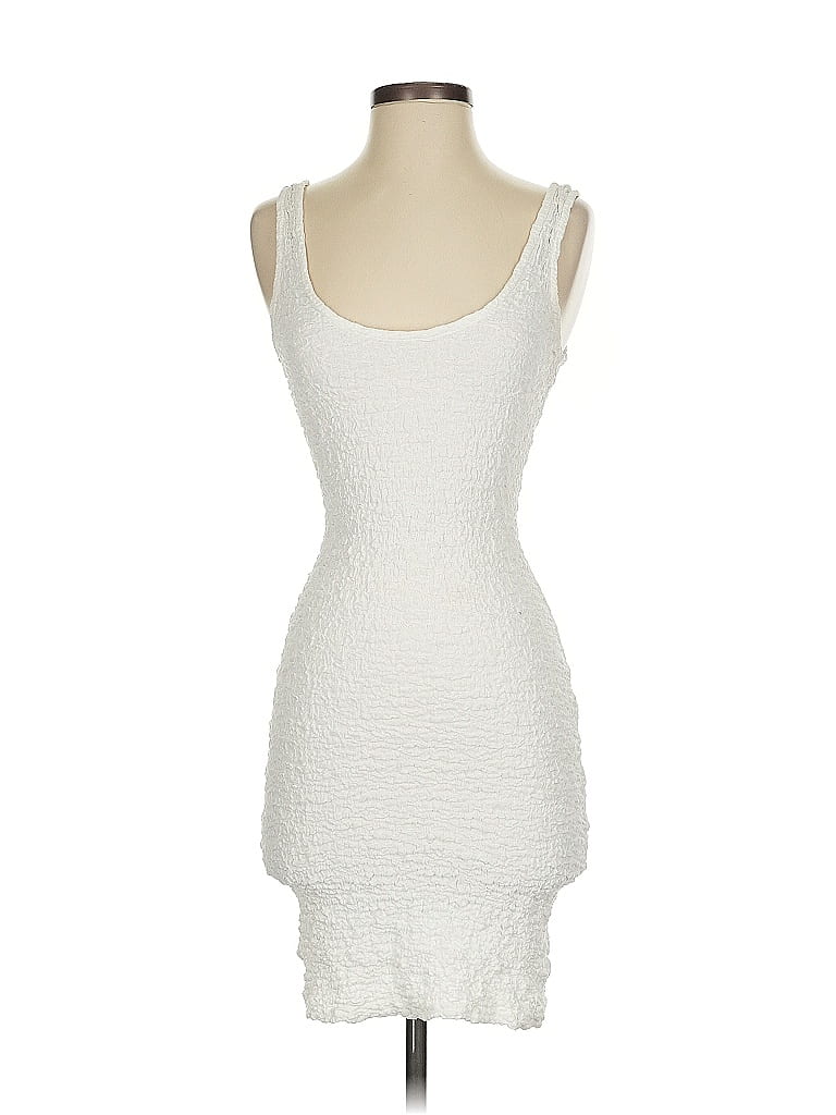 Click to view more detailed imagery on our partner's website Pre-owned Miss Selfridge Cocktail Dress In White