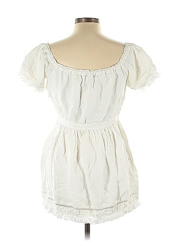 Saks Fifth Avenue Casual Dress (view 2)