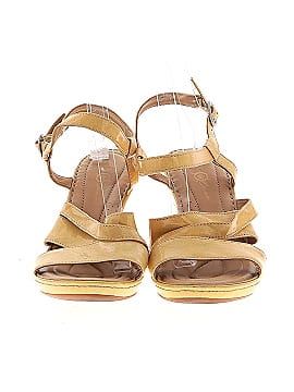 Born crown heels deals