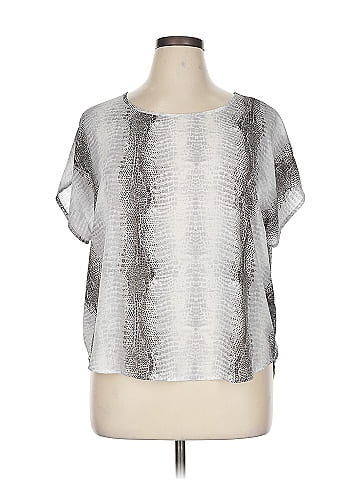Violet & Claire Short Sleeve Blouse (view 1)