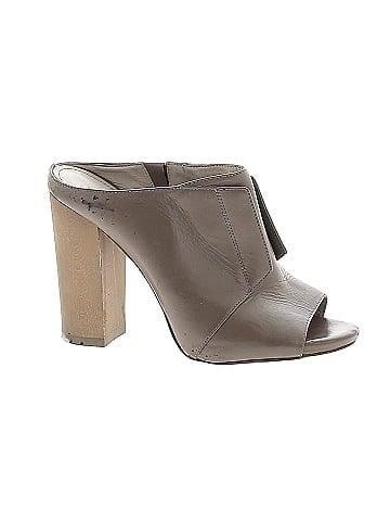 Pour La Victoire Heels (view 1)
