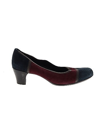 Munro American Heels (view 1)