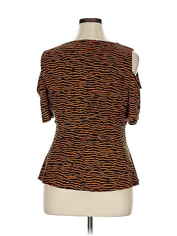Bold Elements Short Sleeve Top (view 2)
