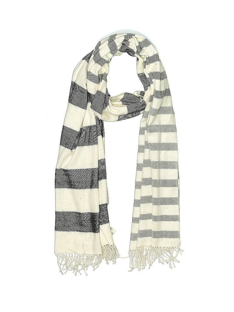 Pre-owned Gap Scarf In White