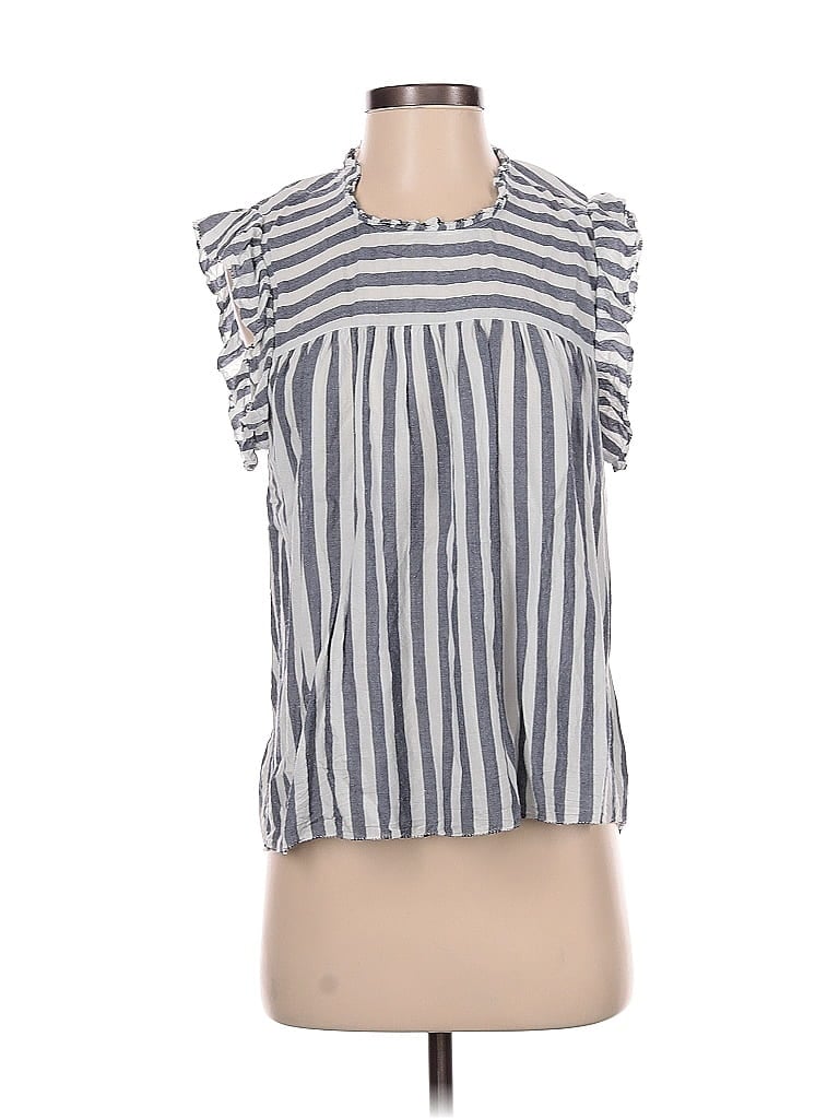 Click to view more detailed imagery on our partner's website Pre-owned Sundays Short Sleeve Top Blue Ruffles Neckline Tops