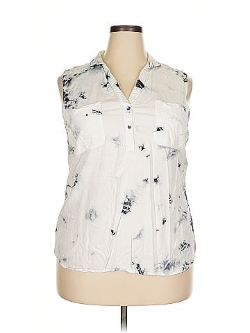Rock & Republic Sleeveless Button-Down Shirt (view 1)